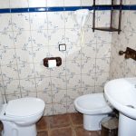 baño con bidé
