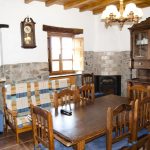 salón con chimenea